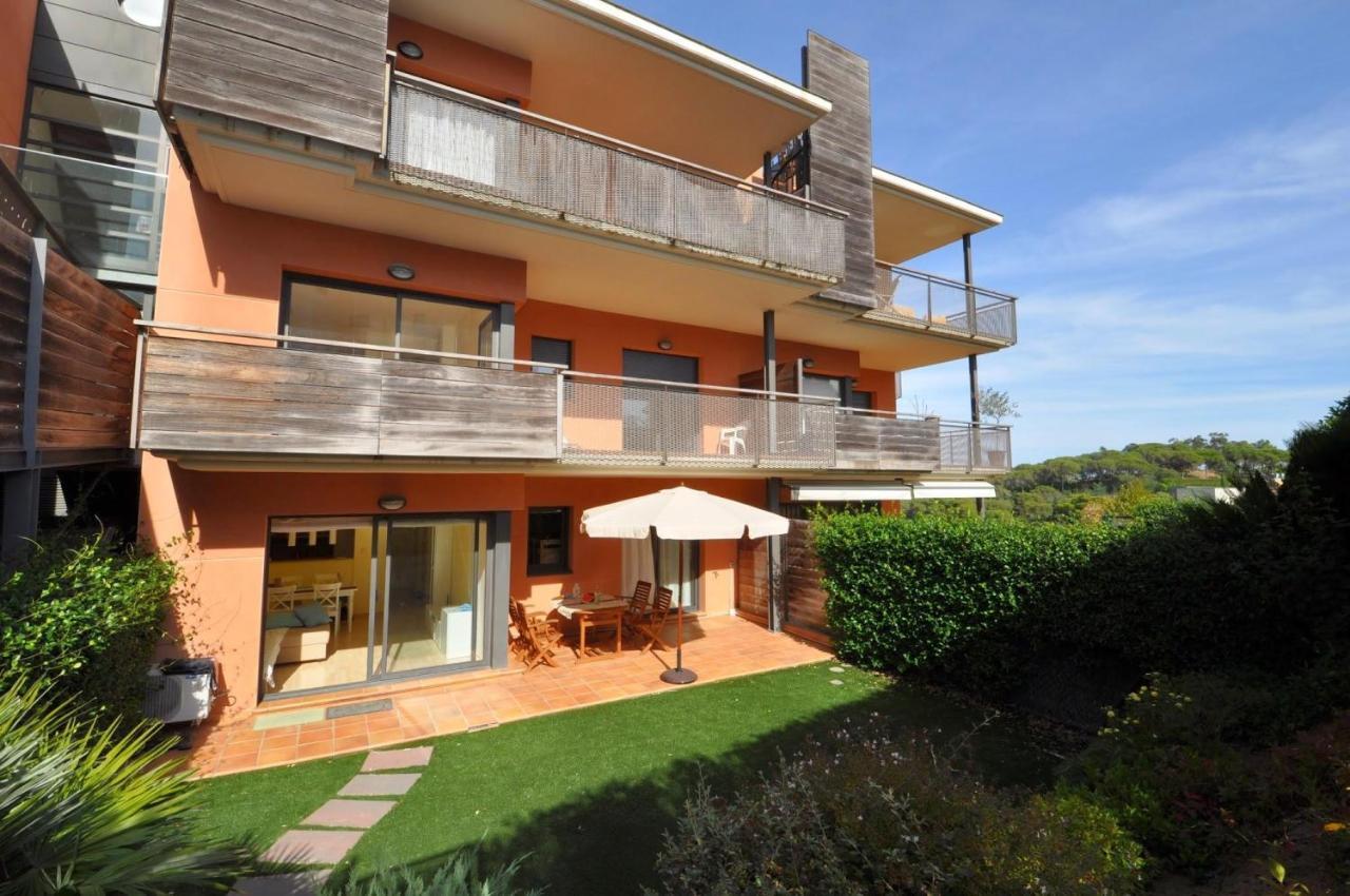 Pretty Garden Apartment Next To A Charming Beach Lloret de Mar Kültér fotó